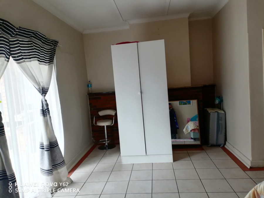 6 Bedroom Property for Sale in Park West Free State